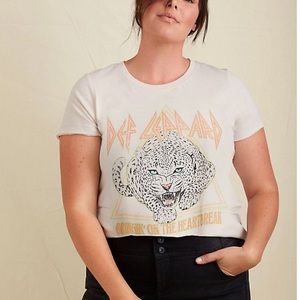 TORRID DEF LEPPARD HEARTBREAK LIGHT GREY TEE